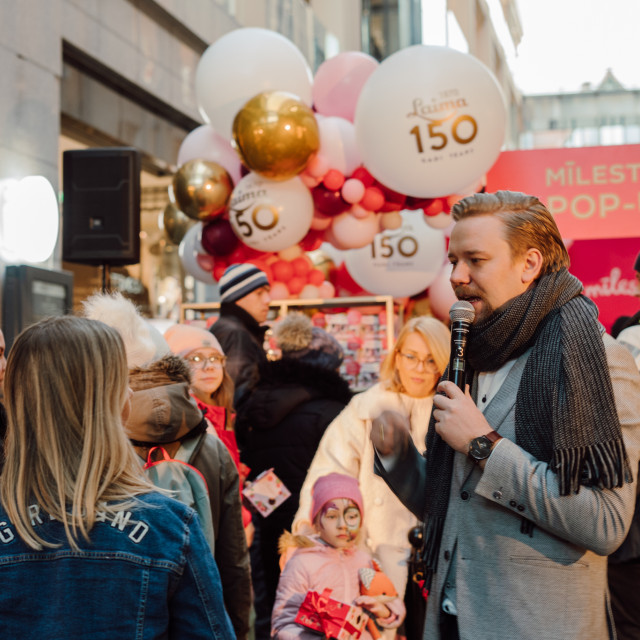 Galerijas bilde no.4 - Zīmols “Laima” radījis pirmo pop-up veikalu Latvijā, kurā var norēķināties ar mīlestības solījumu